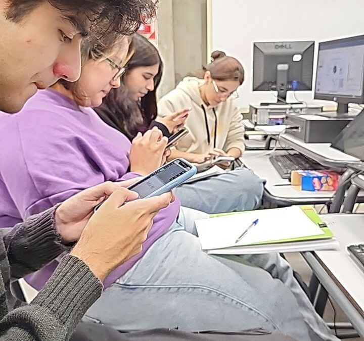 Talleres de Informática: Innovación y Articulación Disciplinar en la Tecnicatura en Comunicación Social.