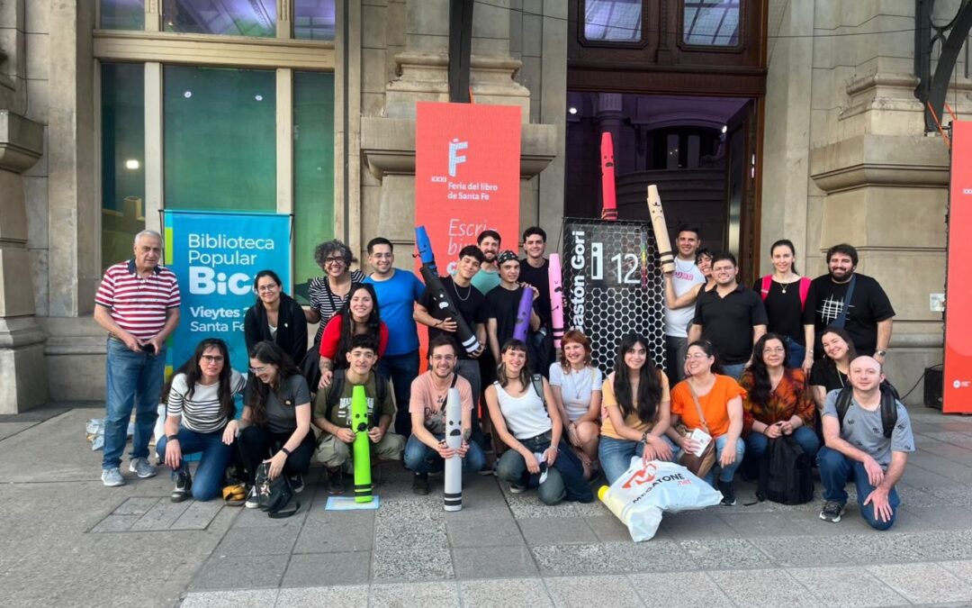 La Experiencia de «Historias para Medir un Universo»: Éxito  en la Feria del Libro
